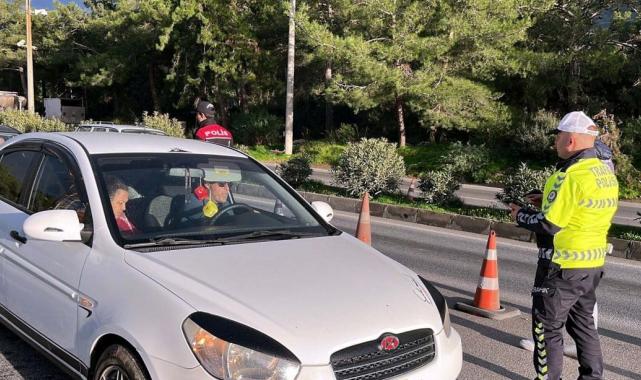 Muğla'da yılbaşı yoğunluğu! Bodrum'a son 24 stte 10 bin araç giriş yaptı