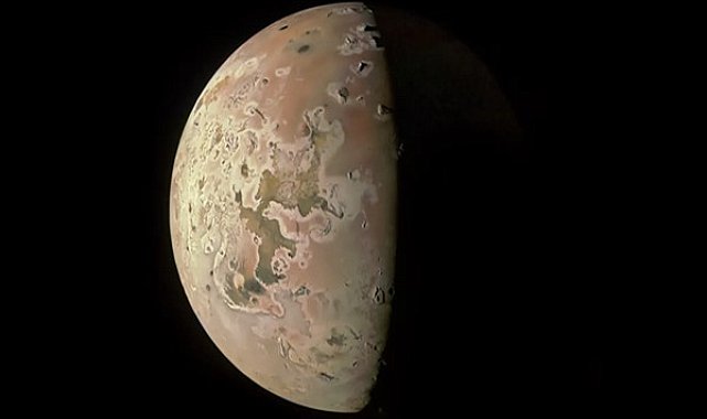 NASA&#039;nın uzay aracı Juno, Jüpiter&#039;in volkanik uydusu İo&#039;ya yakından bakacak