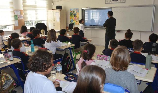 Okullarda "görgü kuralları" dersi müfredatta