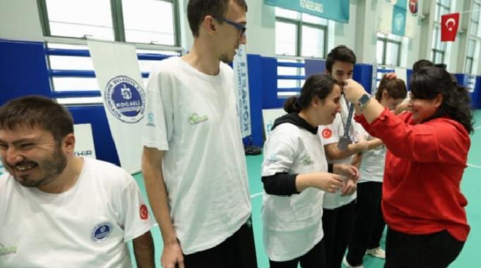 Özel sporculardan görkemli gösteri