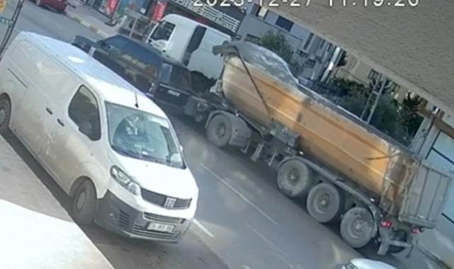 Pendik'te ani fren yapan hafriyat kamyonu beton saçtı