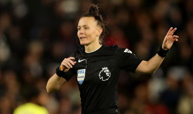 Premier Lig'de ilk! Kadın hakem Rebecca Welch tarihe geçti