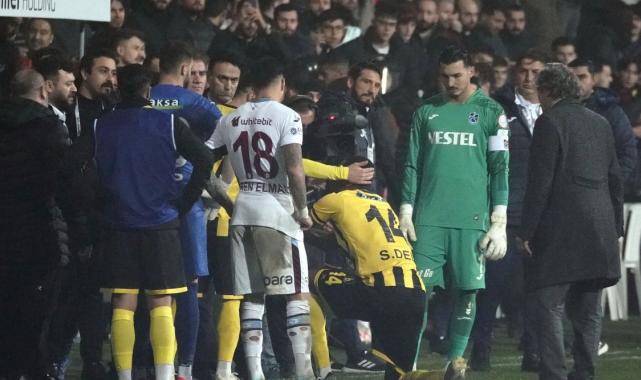 Simon Deli'nin sahadan çekilmemek için başkana yalvardığı anlar gündem oldu