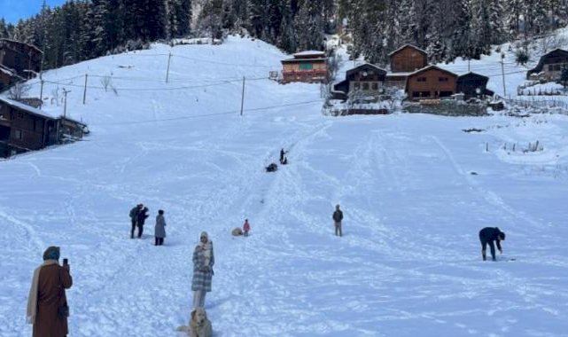 Ayder Yaylası’ndan kartpostallık kar manzaraları