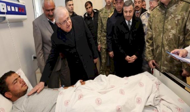 Bakan Yaşar Güler hastanede yaralı Mehmetçikler'i ziyaret etti