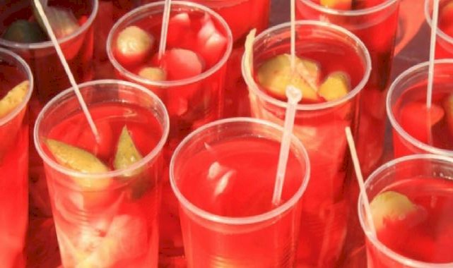 Bir bardağı bile her derde deva oluyor! Hem kendi hem suyu şifa dağıtıyor...