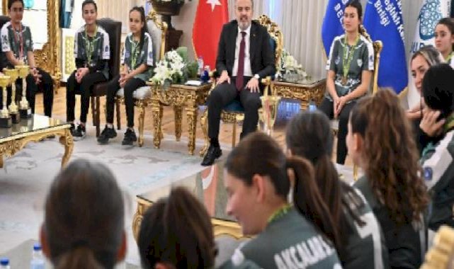 Bursalı şampiyon sporculardan Başkan Aktaş’a ziyaret