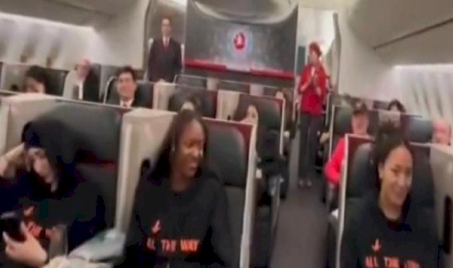 Dünya şampiyonu Eczacıbaşı ile ikinci VakıfBank oyuncularına pilottan jest