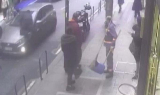 İstanbul'da bir garip olay! Yolda yürürken borçlusunun aracına atladı: O anlar kamerada
