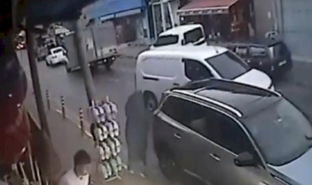 Sarıyer'de panik anları! Alevleri tekmeleyerek söndürdü...