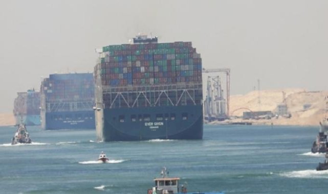 Süveyş Kanalı'nın kasım ayında geliri arttı