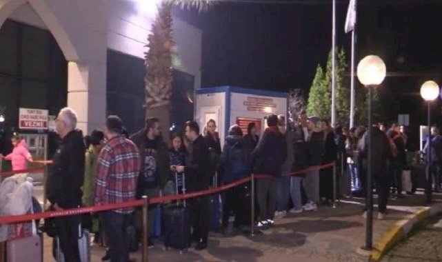 Türk tatilcilerden Yunanistan’ın Midilli Adası’na akın