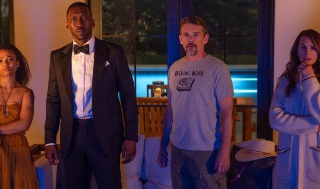 Tesla sahnesi gündemde! Dünyayı Ardında Bırak film konusu nedir, oyuncuları kimler?