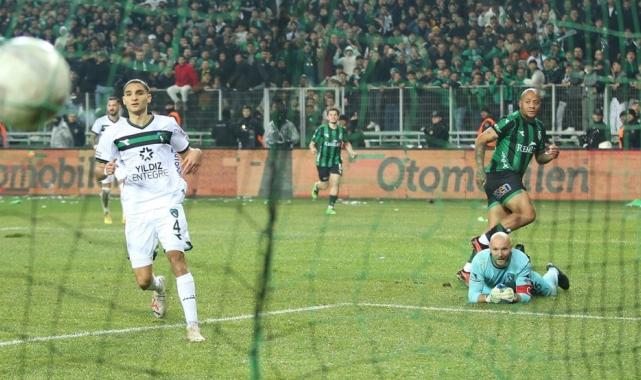 Tuncay Şanlı, Sakaryaspor'un başında mağlubiyeti unuttu