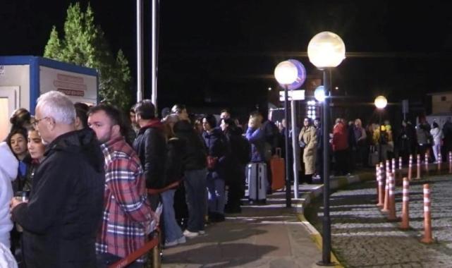 Türk tatilcilerden Yunanistan’ın Midilli Adası’na akın