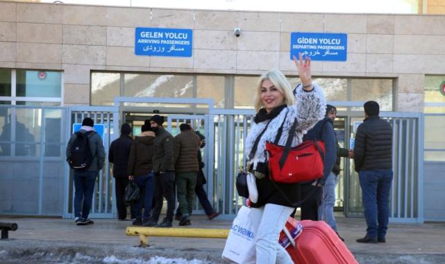 Vanlı turizmcinin yılbaşı sevinci... İranlı turistler otelleri doldurdu!