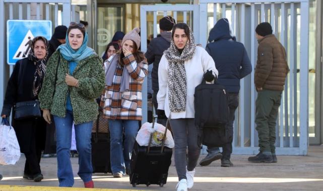 Vanlı turizmcinin yılbaşı sevinci... İranlı turistler otelleri doldurdu!