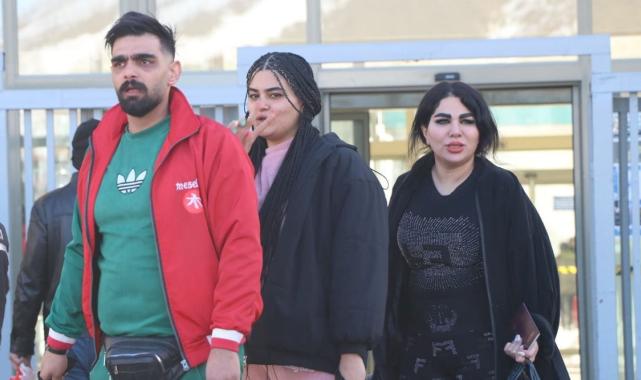 Vanlı turizmcinin yılbaşı sevinci... İranlı turistler otelleri doldurdu!