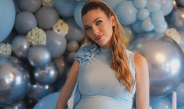 Yasemin Şefkatli doğurdu doğuracak! Baby shower partisi düzenlendi...