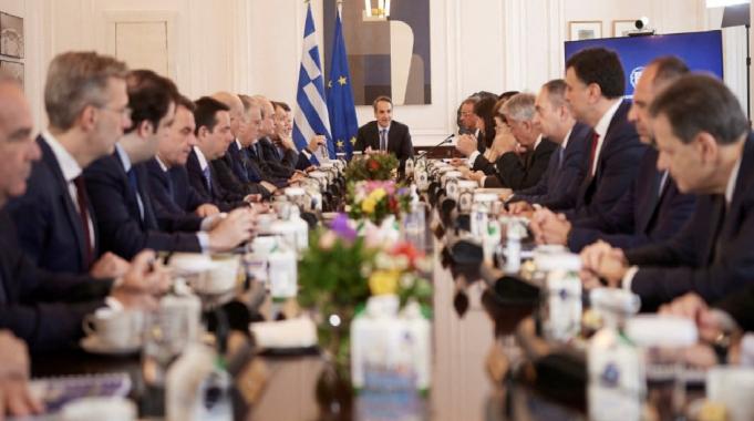 Yunan istihbaratından hükümete uyarı: Akıllı telefon kullanırken dikkatli olun