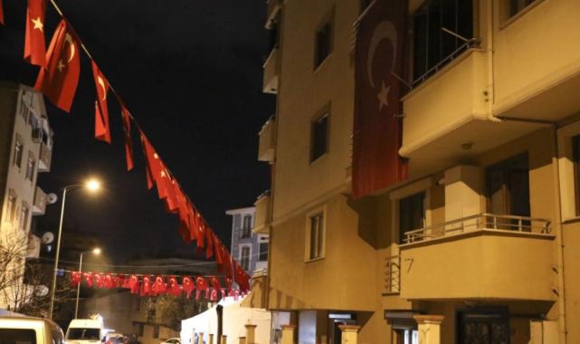 9 kahraman Mehmetçik şehit düştü... Evleri Türk bayraklarıyla donatıldı