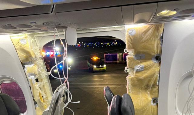 ABD'deki uçakta dehşet: Havada kapısı koptu! Cıvataları gevşek çıktı...