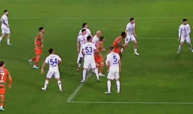 Alanyaspor, Rizespor'u geriden gelerek yendi! VAR'ın inceleme süresi damga vurdu