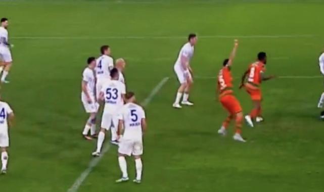 Alanyaspor, Rizespor'u geriden gelerek yendi! VAR'ın inceleme süresi damga vurdu