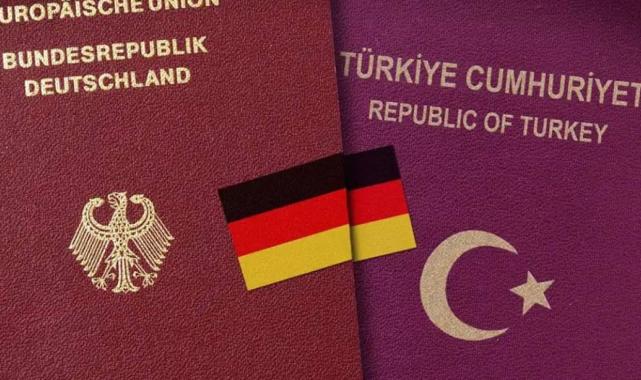Almanya'da çifte vatandaşlığı kolaylaştıran tasarı kabul edildi