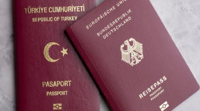 Almanya'da çifte vatandaşlığı kolaylaştıran tasarı kabul edildi