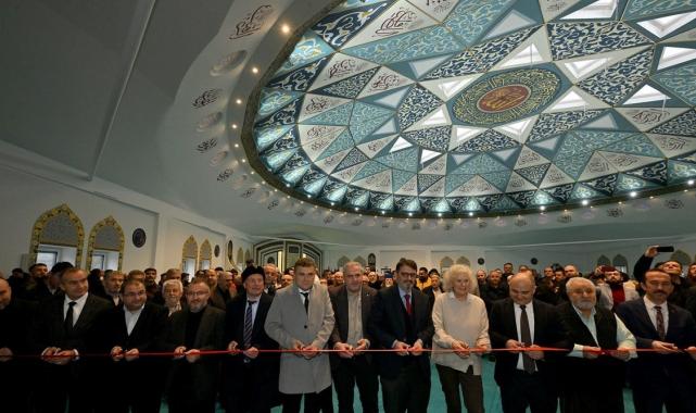 Almanya'da DİTİB Essen Merkez Camisi ibadete açıldı