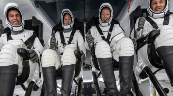 Alper Gezeravcı&#039;nın da içinde olduğu Crew Dragon kapsülü şu an nerede