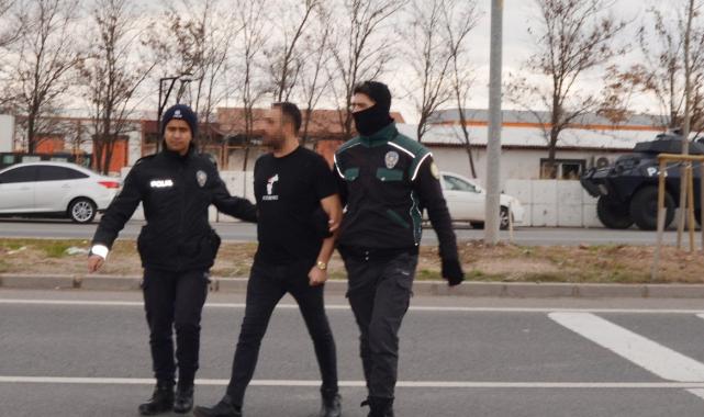 Ankara'da eşini öldürmek için çıktığı yolda av tüfeği ile yakalandı