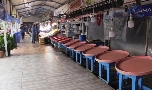 Balıkesir'de fırtına balık fiyatlarını artırdı! Uygun fiyat için havanın düzelmesi bekleniyor