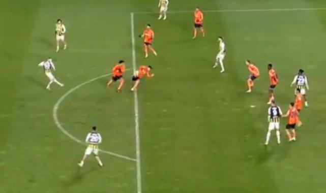 Başakşehir - Fenerbahçe maçının tartışmalı pozisyonları: Hakem yorumcuları son dakika penaltısına ne dedi