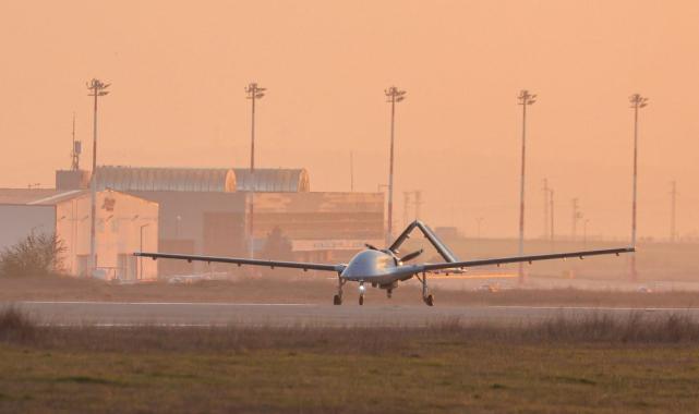 Bayraktar TB3 S'nın yurt dışındaki ilk durağı BAE oldu