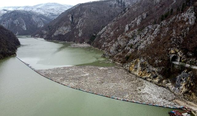 Bosna Hersek'teki Drina Nehri, ekolojik felaket sinyali veriyor