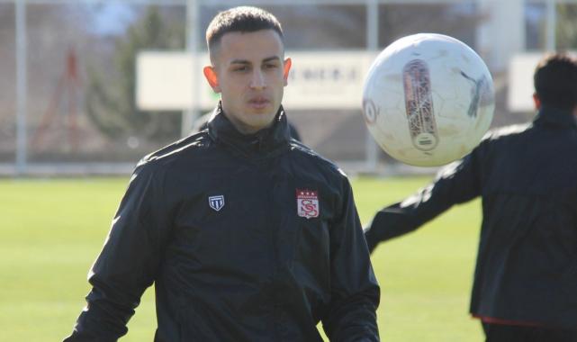 Bülent Uygun: Menajerler klasik su kurnazı gibidirler