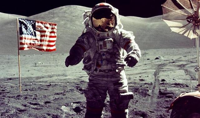 Büyük bir yalan mı? NASA, Ay'a inişini 2026'ya ertelerken komplo teorileri yeniden alevleniyor