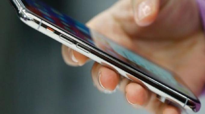 Cep telefonsuz tuvalete dahi girmiyoruz!