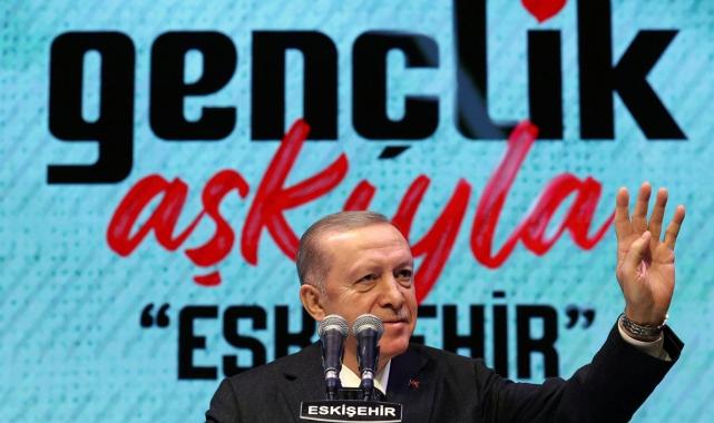 Cumhurbaşkanı Erdoğan'dan muhalefete 'turistik gezi' tepkisi