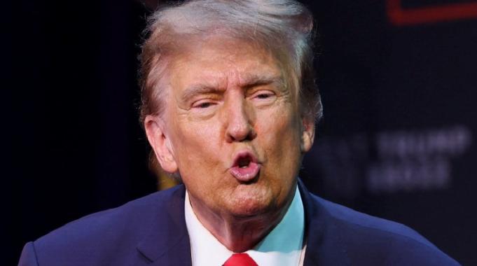 Donald Trump adım adım adaylığa... New Hampshire&#039;de ön seçimleri kazandı