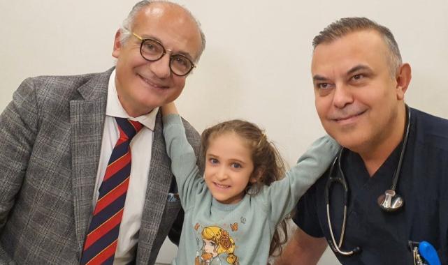 Ekin Ada'nın minik kalbini söktüler, tümörü temizleyip yerleştirdiler