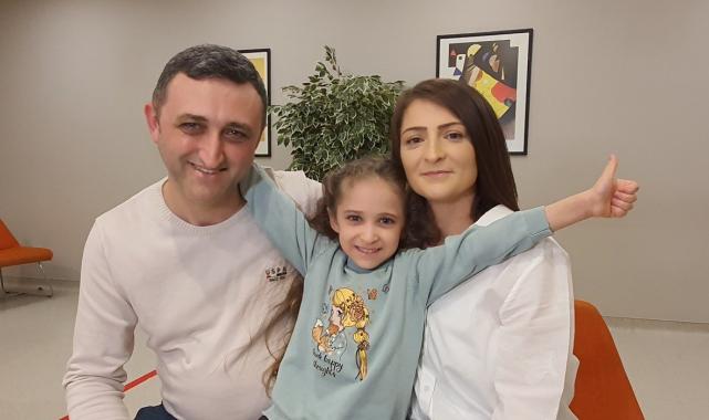 Ekin Ada'nın minik kalbini söktüler, tümörü temizleyip yerleştirdiler