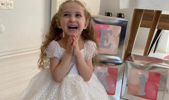 Ekin Ada'nın minik kalbini söktüler, tümörü temizleyip yerleştirdiler