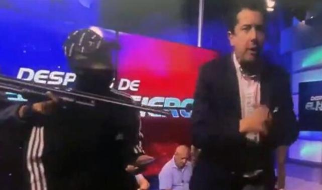 Ekvador'da iç karışıklık! Silahlı grup canlı yayını bastı