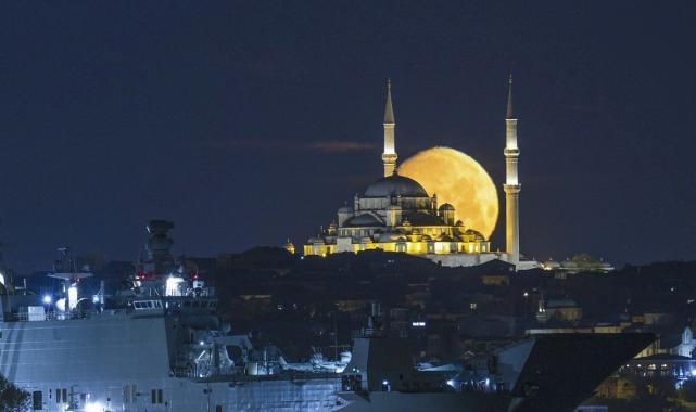 Emre Belözoğlu 'Yılın Kareleri' oylamasına katıldı