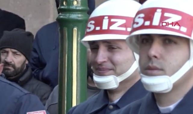 Eskişehirli şehidin cenazesinde yürek dağlayan anlar: Asker gözyaşlarına boğuldu...