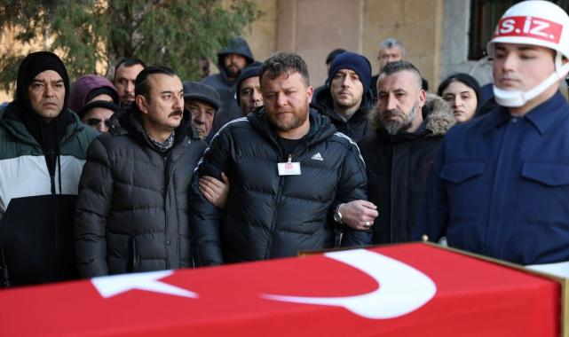Eskişehirli şehidin cenazesinde yürek dağlayan anlar: Asker gözyaşlarına boğuldu...