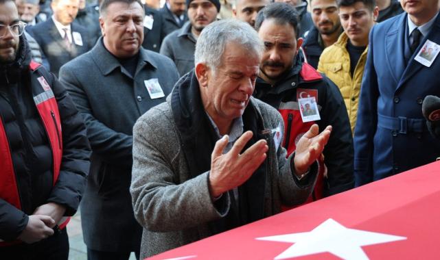 Eskişehirli şehidin cenazesinde yürek dağlayan anlar: Asker gözyaşlarına boğuldu...